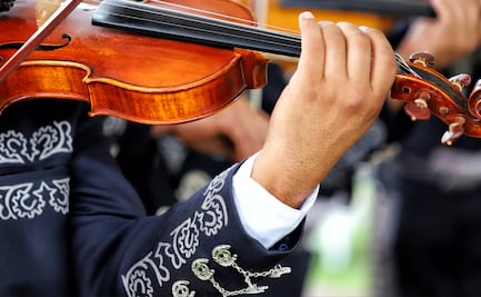 Mariachi mexicano sorprende en Chicago al interpretar el Himno de EU: “Se me puso la piel de gallina"