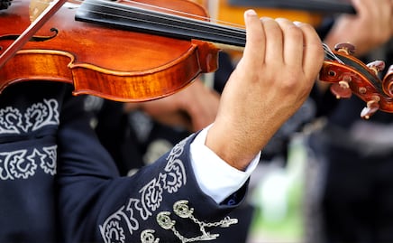 Mariachi mexicano sorprende en Chicago al interpretar el Himno de EU: “Se me puso la piel de gallina"