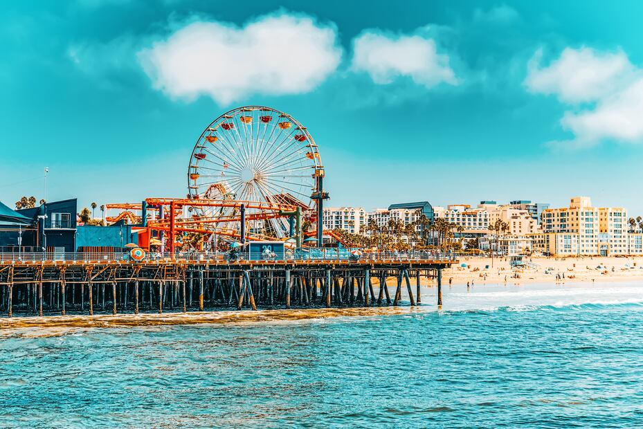 Santa Monica/ iStock/VitalyEdush