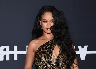 Rihanna enciende Instagram al modelar con bikini negro