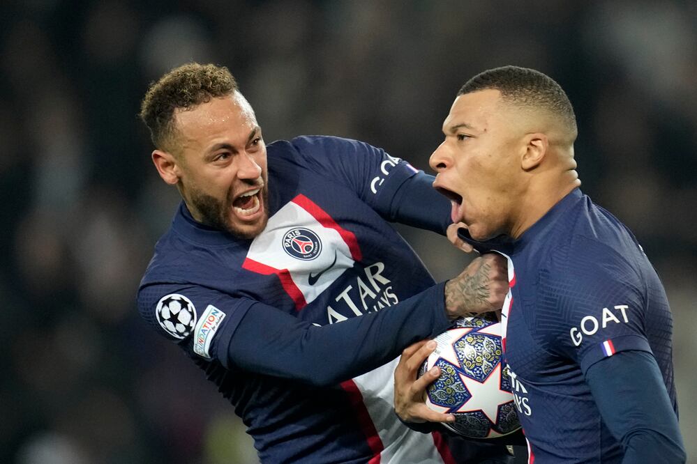 PSG enfrenta éxodo de estrellas mientras se especula sobre Mbappe, Neymar y Verratt. (AP Photo/Christophe Ena, File)