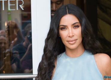 Kim Kardashian impacta con braless en vestido ajustado en Miami