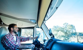 Desde hoy: Estados Unidos deja de emitir visas de trabajo para conductores de camiones