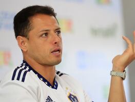 Tunden otra vez a "Chicharito" por comentario en VIDEO: "Las mujeres están fracasando"