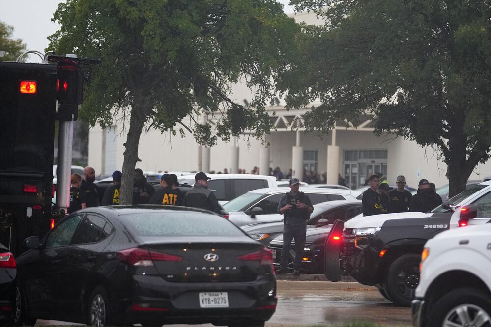 Tiroteo en centro de detención de ICE en Dallas deja un muerto y dos heridos. Foto: AP / Julio Cortez