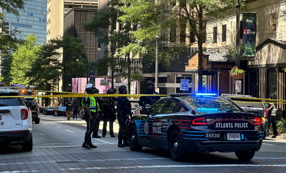 Tiroteo en centro comercial de Atlanta deja cuatro heridos, incluyendo al atacante. VIDEO. (AP Photo/Jeff Amy)