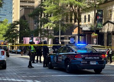 Tiroteo en centro comercial de Atlanta deja cuatro heridos, incluyendo al atacante. VIDEO