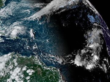 Fuerte viento, marejada e intensa lluvia, Cuba se prepara para la llegada del huracán Óscar