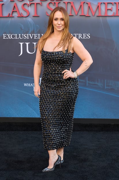Jennifer Love Hewitt reaparece y causa furor con su vestido joya. Foto: EFE