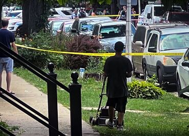 Violento fin de semana festivo en EU: Más de 100 baleados en Chicago y tiroteos en Detroit y California