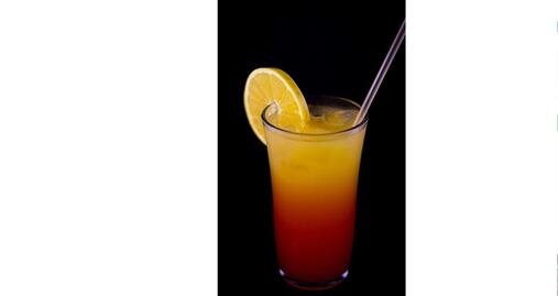 Restaurantes de Los Ángeles ya no ofrecerán popotes de plástico