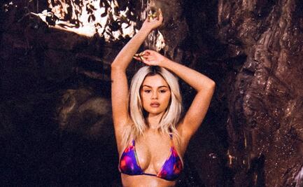 Selena Gomez derrocha belleza con traje de baño negro en Italia