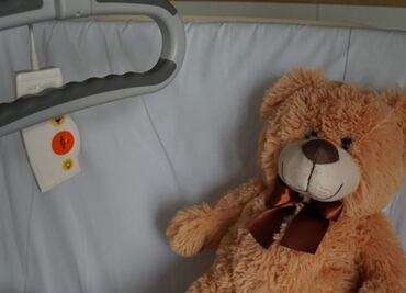 Suspenden la potestad a padres que niegan transfusión de vacunados a su hijo