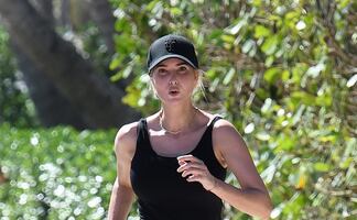 Captan a Ivanka Trump ejercitándose con leggings negros en Miami