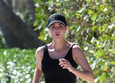 Captan a Ivanka Trump ejercitándose con leggings negros en Miami