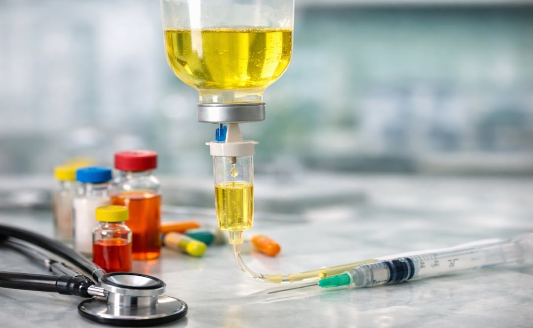 Alerta por suero vitaminado: qué contiene y para qué sirve tras casos mortales en Sonora. Foto: Especial