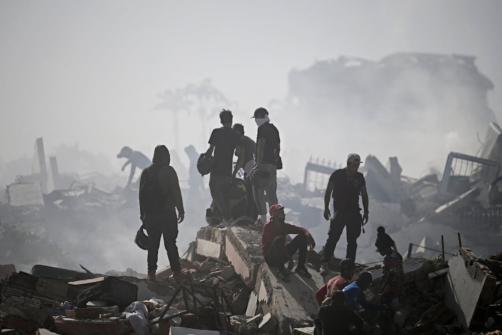 ¿Por qué dos potentes terremotos golpearon a Venezuela en solo 39 segundos?(Photo by Federico PARRA / AFP)