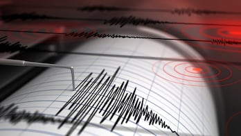 Terremoto de magnitud 7.4 sacude las costas de Indonesia y genera alerta de tsunami