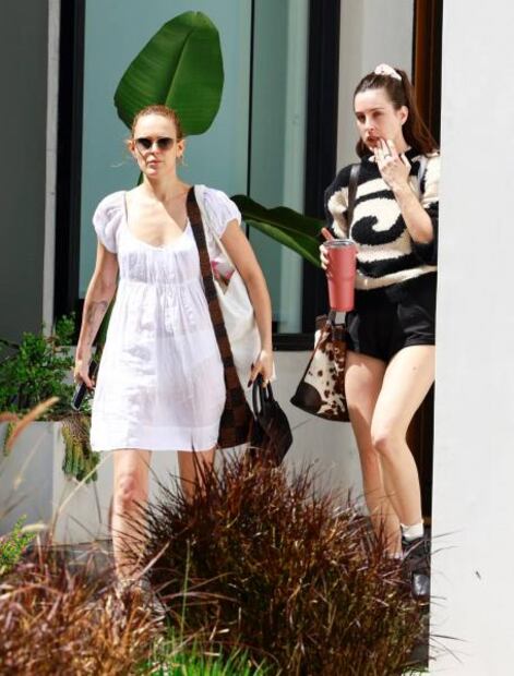 Hijas de Bruce Willis presumen belleza natural en paseo por Los Ángeles