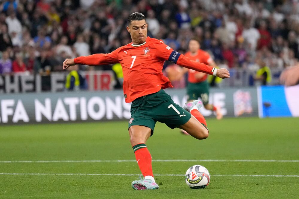 Cristiano Ronaldo fulmina a Alemania y regala una final a Portugal. VIDEO (AP Photo/Matthias Schrader)