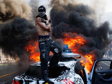 Por protestas en Los Ángeles, Waymo retira sus taxis del centro de la ciudad, donde 5 vehículos fueron quemados