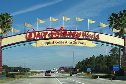 Visitantes de Disney World quedan varados en la nueva atracción ‘Skyliner’