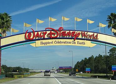 Visitantes de Disney World quedan varados en la nueva atracción ‘Skyliner’