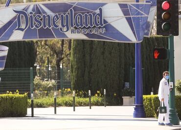 Trabajadores de Disney exigen ayuda en EU tras ser despedidos