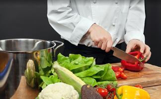 El ‘chef más guapo del mundo’ es nuevo juez de MasterChef México