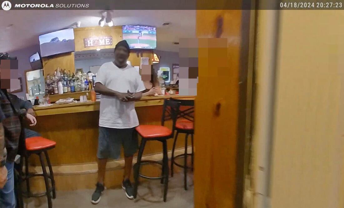 Muere hombre afroamericano tras ser sometido por policías en Ohio; "no puedo respirar", les dijo. Foto: Canton Police Department via AP