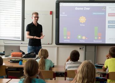 ¿Cuánto ganan los maestros de primaria en Estados Unidos?