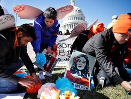 Lanzan beca para 'dreamers' de hasta $33,000 dólares en Estados Unidos