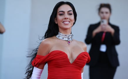 Georgina Rodríguez delinea sus curvas con minivestido ajustado para celebrar su cumpleaños