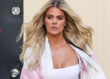 Khloé Kardashian luce figura ‘curvy’ con su bikini más diminuto