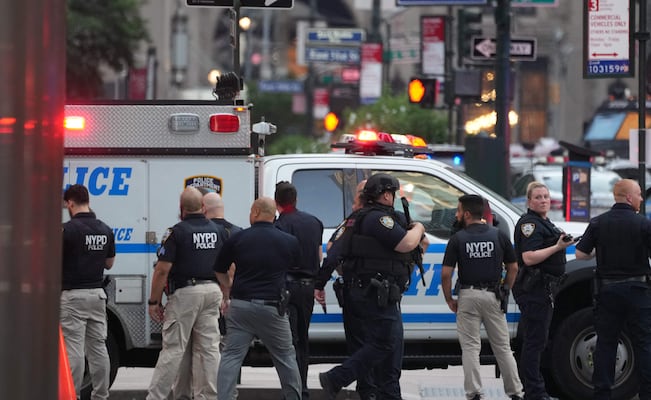 Actualización del tiroteo en Nueva York: atacante buscaba oficinas de la NFL y dejó mensaje final: “Estudien mi cerebro”