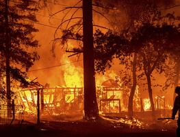 Más de 22 mil bomberos combaten 86 grandes incendios en EU