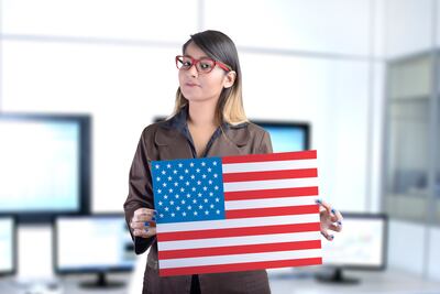 Trabaja en el Consulado de Estados Unidos y gana $321,013 pesos anuales: dan capacitación en el extranjero