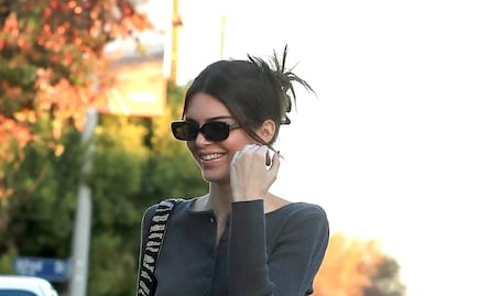 Kendall Jenner cautiva con cintura y top braless en West Hollywood