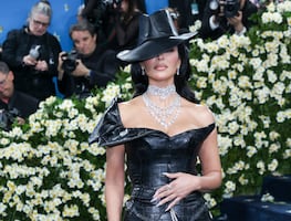 Kim Kardashian se luce etérea con vestido de cuero y corsé en el after party de la MET Gala