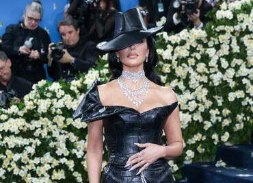 Kim Kardashian se luce etérea con vestido de cuero y corsé en el after party de la MET Gala