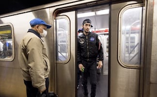 Ante alza de contagios, CDC recomienda seguir usando cubrebocas en transporte