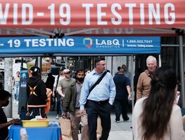 Por alza en contagios, Nueva York eleva a "alto" el nivel de alerta de Covid-19