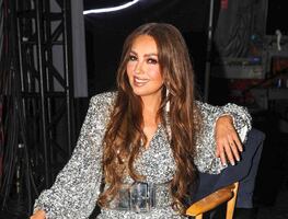 Thalía sufre accidente en la piscina al grabar video de TikTok