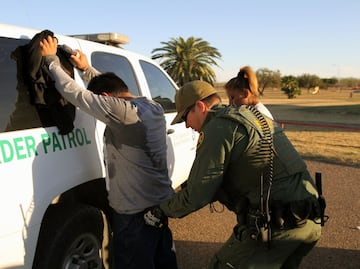 Redadas contra migrantes: Teléfonos de emergencia para pedir ayuda si corres riesgo