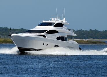 Arrestan a hombre por 'tomar prestado' yate millonario en Nueva York