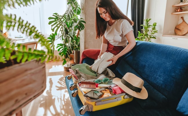 Errores comunes al hacer la maleta que podrían costarte dinero en el aeropuerto