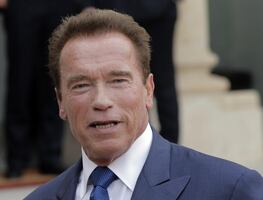 Arnold Schwarzenegger urge a Putin a parar la guerra