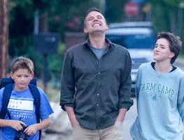 Ben Affleck luce más feliz sin Jennifer Lopez; así lo captaron con sus hijos