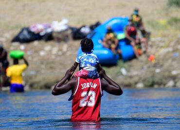 "No voy a detenerme", haitianos varados en Colombia persisten en llegar a EU