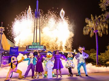 Space Mountain celebra 50 años llevando a fans al cosmos desde Tomorrowland en Magic Kingdom